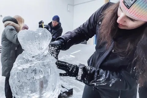 Rovaniemi: esperienza di scultura del ghiaccio con cena al Kota