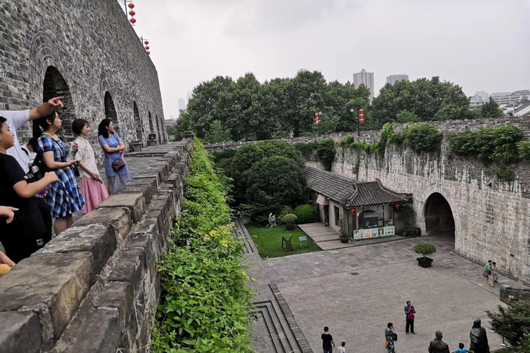 Nanjing: Private City Highlights Tour with Lunch