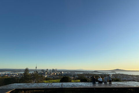 Auckland Sunrise Tour: Mount Eden Summit & Morning Views