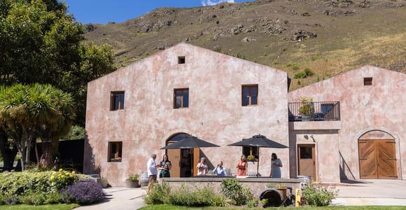 Queenstown: Premium Wine Tasting Tour