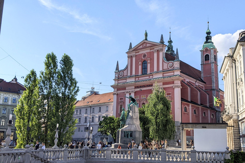 Ljubljana: Tour guiado de descoberta do centro histórico romântico