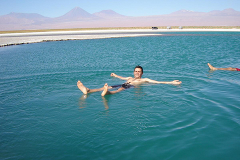 Desierto de Atacama: Refrescante Flotación en Laguna Cejar y Puesta de Sol