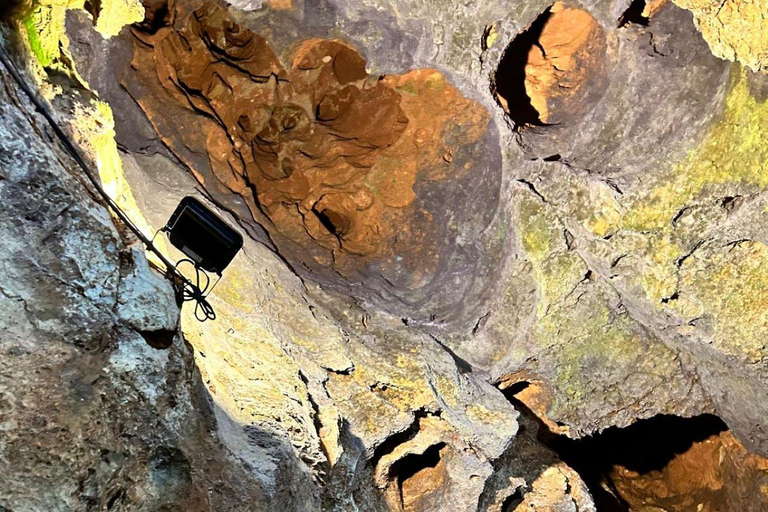 From Albir, Benidorm & Calpe: Jalon & Caves of Skulls Tour From Calpe with Meeting Point at Suitopia