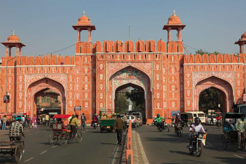 From Delhi: Jaipur Day Tour By Superfast Train