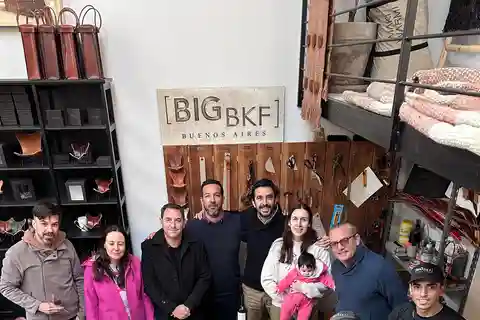 Argentina: Workshop de cadeiras de couro para borboletas com vinho