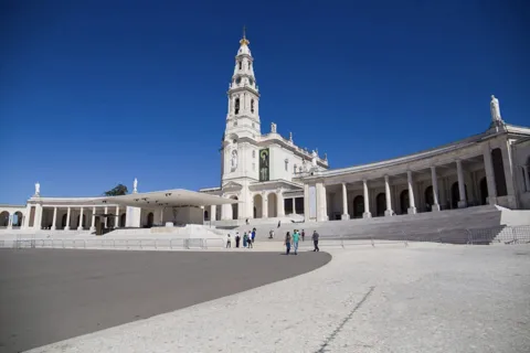 Excursão a Fátima, Nazaré e Óbidos - SEDAN DE LUXO