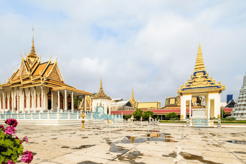 Phnom Penh: Killing Fields and S21 Genocide Museum Tour