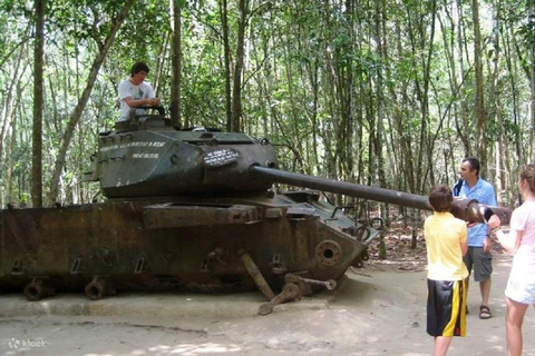 Verken de Cu Chi Tunnels tijdens een halfdaagse tour door Saigon