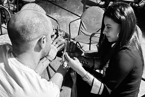 Salamanca: Quiromancia, come and discover your path in your hands Salamanca: Quiromancy, come and discover your path in your hands