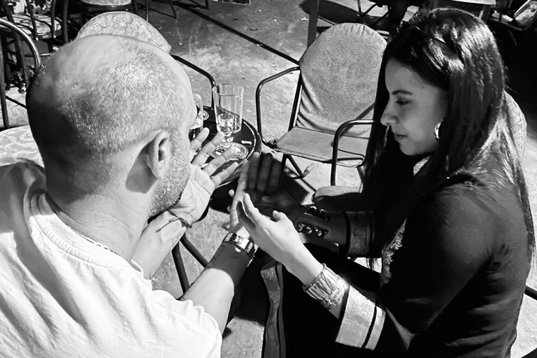 Salamanca: Quiromancia, come and discover your path in your hands Salamanca: Quiromancy, come and discover your path in your hands