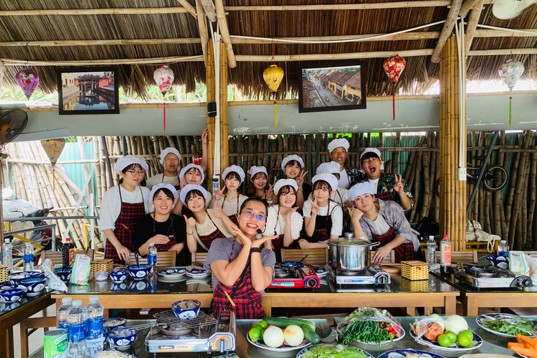 From Hoi An: Market Tour, Basket Boat Ride and Cooking Class