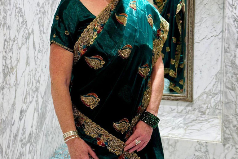 Wedding Wear & Bollywood Glam Shopping Tour (Women-Led Tour) Wedding Wear & Bollywood Glam Shopping Tour (Half-Day Tour)