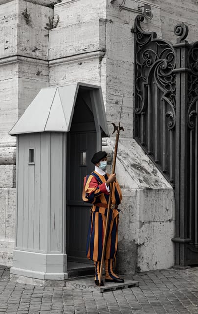 Roma Visita a la Basílica de San Pedro, Tumbas Papales con Cúpula