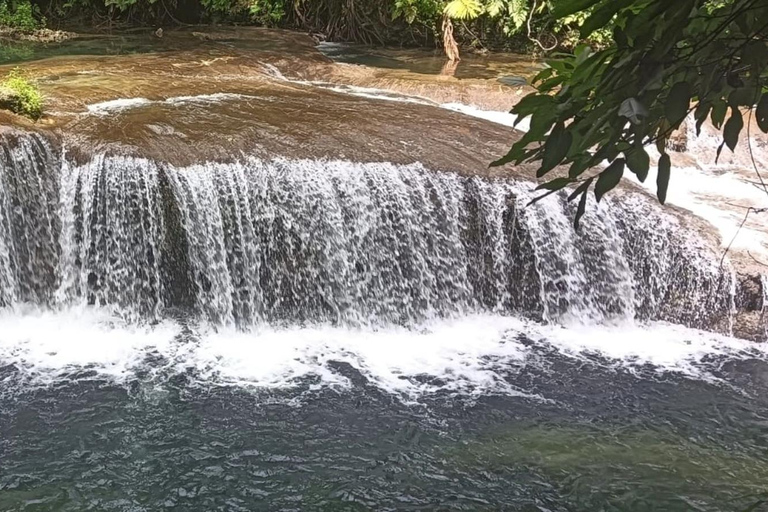 Port Vila: Chocolate Factory, Village, & Waterfall Tour Full Local Lunch Option