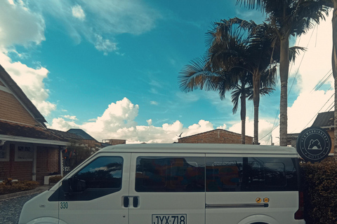 Medellín: Minivan rental 8 PAX, with Tour Guide DriverMedellín: Minivan rental 8 PAX, with driver tour guide