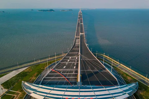 Private Limo Transfer between Hong Kong and Macau via HZMB