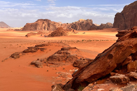 Wadi Rum: Tour in jeep di 3 ore nel desertoWadi Rum: tour in jeep di 3 ore nel deserto