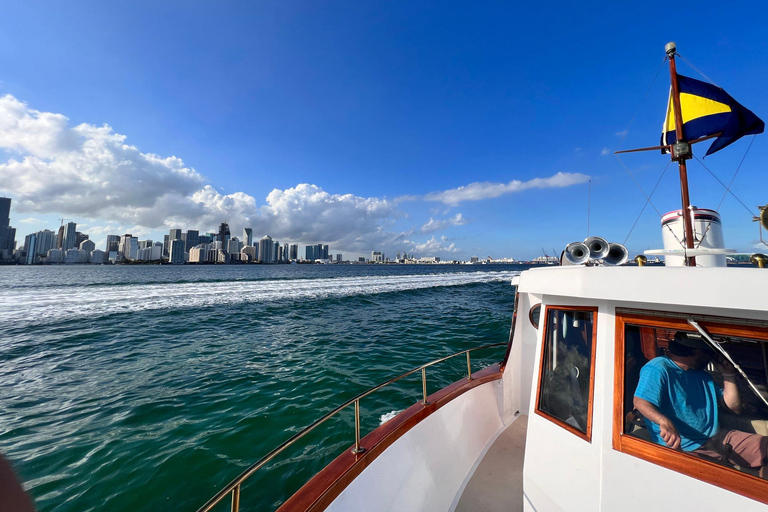 Miami: Miami Skyline Vintage Yacht Cruise,Miami: história do cruzeiro pelo porto de Miami