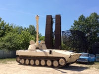 Gvozdika Tank driving the Iron Giant Expedition - Housity