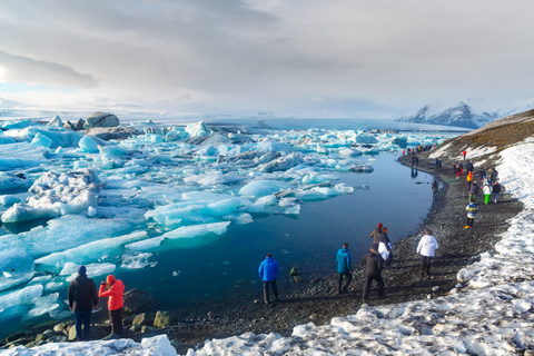 5 Días de Caza de Auroras Boreales y Excursión a la Laguna GlaciarCategoría Estándar - Baño en la Laguna Azul NO Incluido