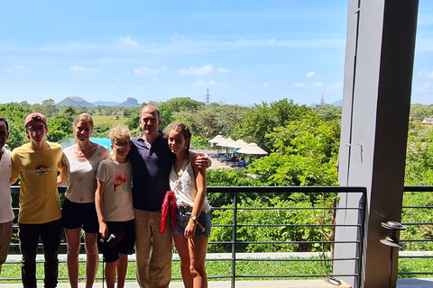 From Colombo: Sigiriya Rock Fortress Day Trip with Lunch