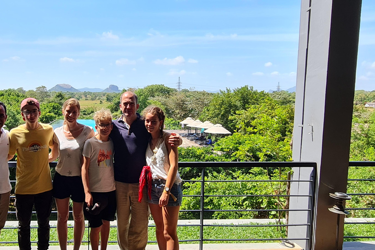 From Colombo: Sigiriya Rock Fortress Day Trip with Lunch