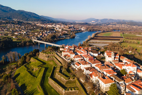 Porto: Santiago de Compostela Tour & Exclusive E-Book