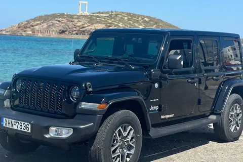 Noleggia una Jeep Wrangler 4x4e esclusiva a Naxos