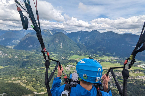 Bovec: Tandemskärmflygning i Juliska alpernaBovec: Tandemskärmflygning i Julianska Alperna