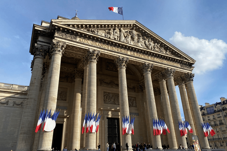 2-Hour Literature Walking Tour of Paris!