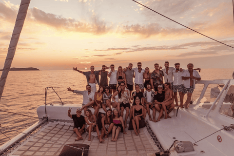 Ibiza: Catamaran Cruise with Cooking Class and BBQ