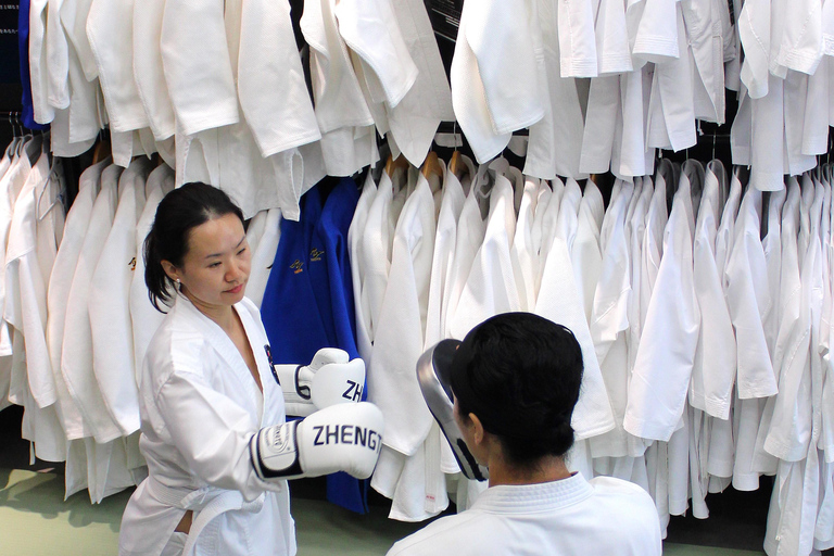 Tokyo: Karate Experience with Former All-Japan Champion PRIVATE Karate Session with Karate Gi(uniform)