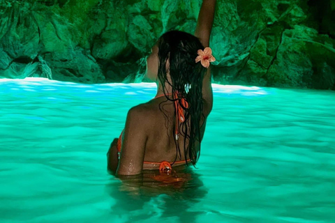 Golem to Grama Bay, Blue Cave & Secret Canyons by Speedboat Tirana/Golem: Grama Bay,Blue Cave & Hidden Bays by Speedboat