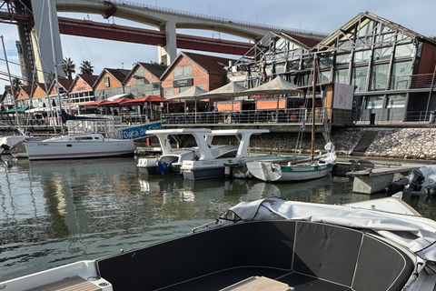 Lisbon: Pastel de Nata & Coffee Premium Boat Experience Lisbon – Sunset Porto Tonic Premium Boat Experience