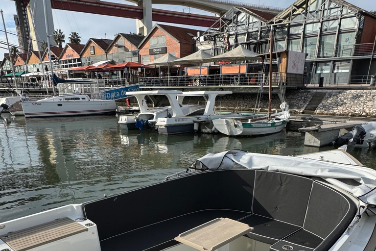 Lisbon: Pastel de Nata & Coffee Premium Boat Experience Lisbon – Sunset Porto Tonic Premium Boat Experience