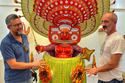 Kochi: 3-daagse Kannur-tour met weven en Theyyam-show