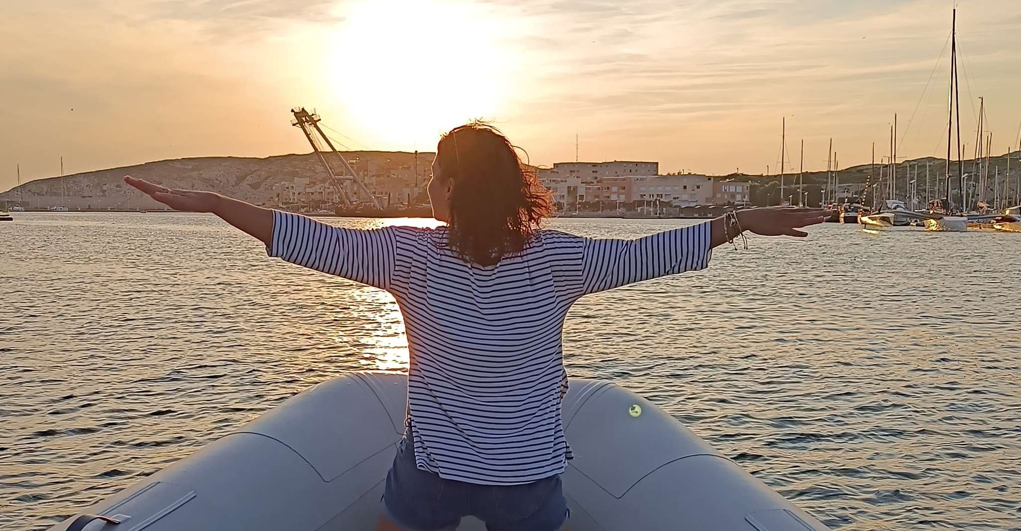 Marseille, Sunset Frioul Archipelago Boat Cruise - Housity