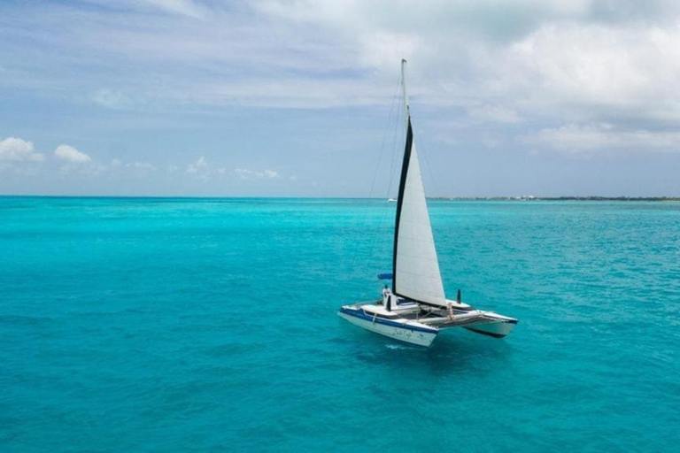 Cancun: Isla Mujeres Premium Catamaran Half-Day Tour