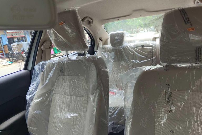 Dagsutflykt till Taj Mahal i en SUV-bil med alternativ.Dagsutflykt till Taj Mahal i en SUV-bil + guide