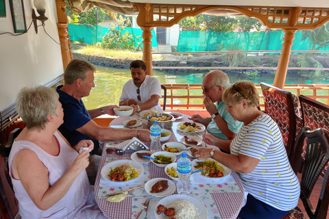 COLLINE E BACKWATERS DEL KERALA - 5 NOTTI / 6 GIORNI