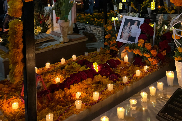 Oaxaca: Experience the Day of the Dead with an Altar and Cemeteries Oaxaca: Experience the Day of the Dead with an Ofrenda and Panteones