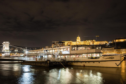 Budapest Super Saver: Spa, Basilica Tour, and Danube Cruise