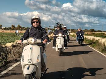 Vespa scenic tour: Trulli and Countryside with tastings in Itria Valley
