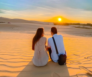 5-hour Sunrise or Sunset Jeep Tour from Mui Ne Beach Town