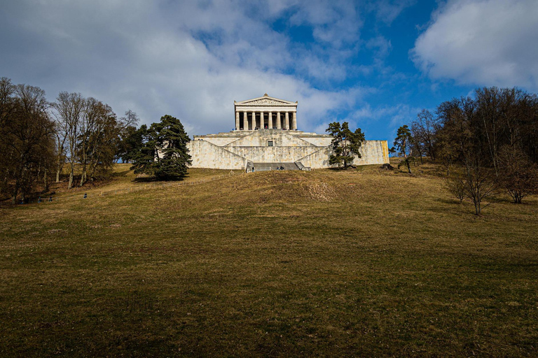 Regensburg: Private Transfer to Vienna with Stops + ticketsRegensburg:Private Transfer to Vienna with 2hStops + tickets