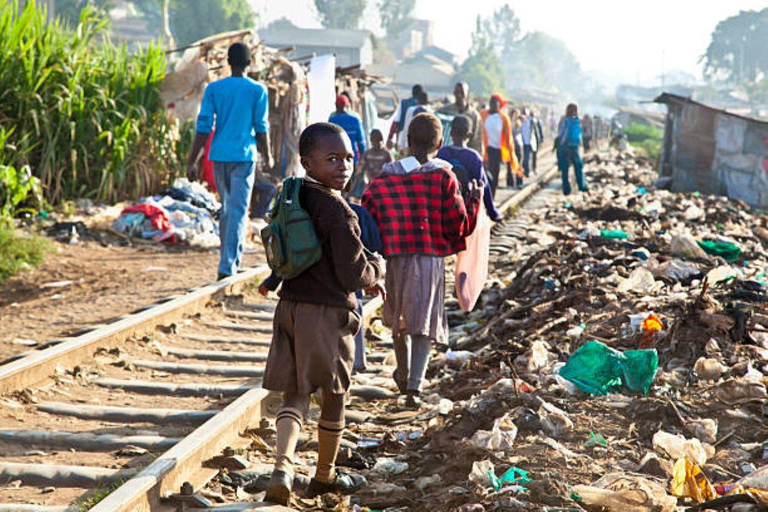 Nairobi: morgendliche Tour durch Kibera mit kenianischem Tee und Mandazi