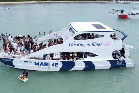 Punta Cana: Sunset Boat Party with Open Bar, DJ & Fire Show