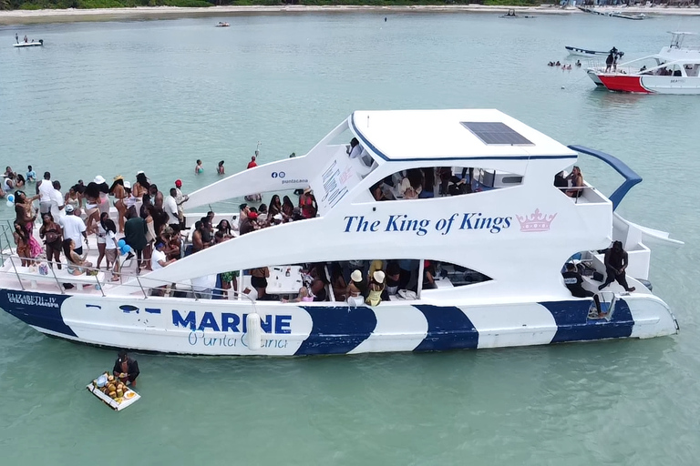 Punta Cana: Sunset Boat Party with Open Bar, DJ & Fire Show