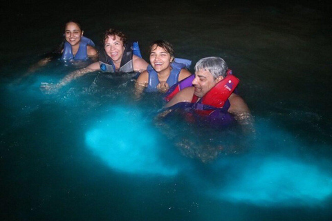 Desde Montego Bay: Tour en barco por la Laguna Luminosa con traslado