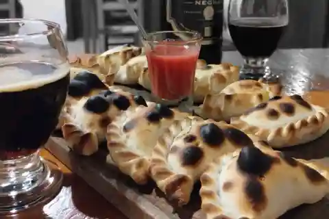 Salta en un Bocado - Tour Cultural e Prova de Empanadas